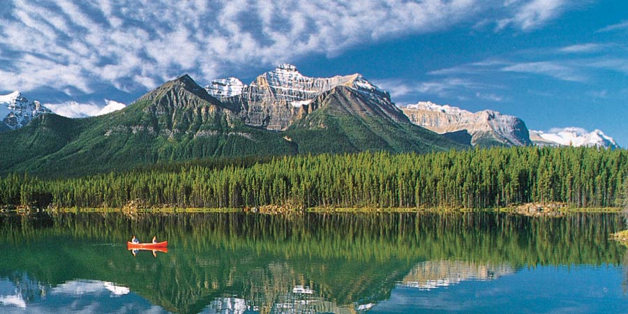 Top 10 Lake and Mountainside Holiday Destinations