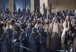 Jesus Enters Jerusalem